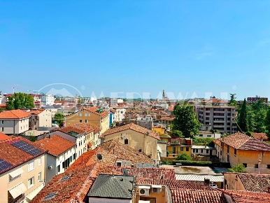 Foto Appartamento in Corso Garibaldi 47, Pordenone Centro Storico di 170 m²
