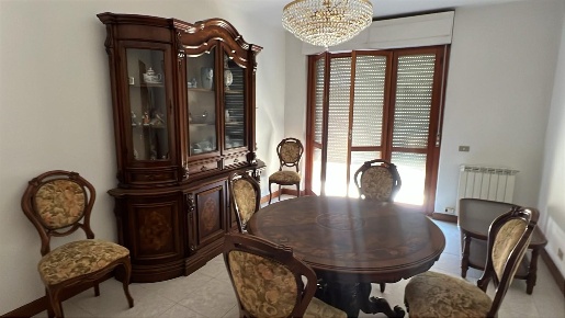 Foto Appartamento a Carrara Avenza di 65 m² con 4 locali in vendita