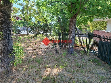 Foto Appartamento a Buti Cascine La Croce di 220 m² con 9 locali in vendita
