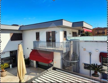 Foto Appartamento in Venezia, Peschiera del Garda Centro di 101 m²