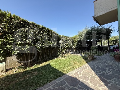Foto Villa a schiera a Crespina Lorenzana Le Lame di 120 m² con 5 locali