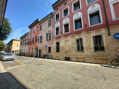 Foto Duplex in Via Nova 41, Piacenza Centro Storico di 210 m² con 4 locali