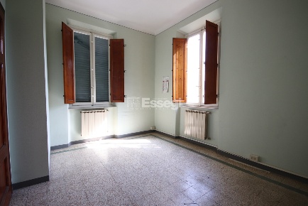 Foto Villa unifamiliare in Viale Agostino Marti, Lucca di 300 m² in vendita