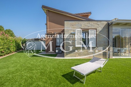 Foto Casa indipendente a Calcinaia di 150 m² con 6 locali in vendita