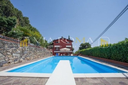 Foto Rustico a Capannori Colle di Compito - Castelvecchio di 240 m²