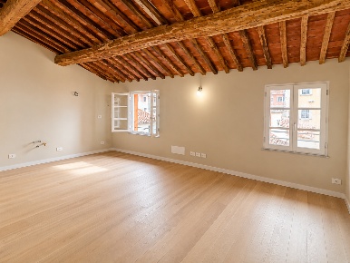 Foto Appartamento a Lucca Piazza Napoleone - San Michele di 55 m²