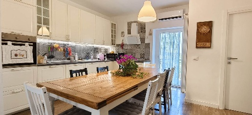 Foto Appartamento a Riparbella di 132 m² con 6 locali in vendita
