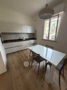 Foto Appartamento a Jesi Via dei Colli - Viale Verdi di 80 m² con 4 locali