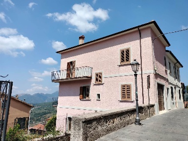 Foto Appartamento in Via Dell'Immacolata 15, Laurino Centro di 115 m²