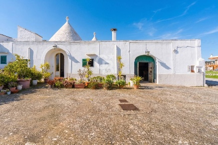 Foto Chalet in Contrada Chiobbica snc, Cisternino di 267 m² con 6 locali