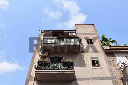 Foto Appartamento in Via Casalini 218, Palermo di 86 m² con 4 locali