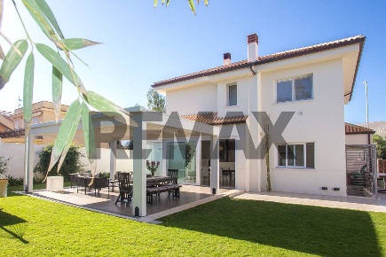 Foto Villa unifamiliare in Via Palinuro 25-27, Palermo Mondello - Valdesi