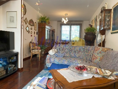 Foto Villa bifamiliare in Via GarampaVia Garamoa  591, Cesena di 378 m²