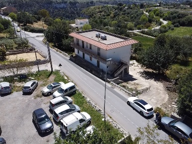 Foto Villa bifamiliare in Via Dente Crocicchia, Modica di 240 m² in vendita