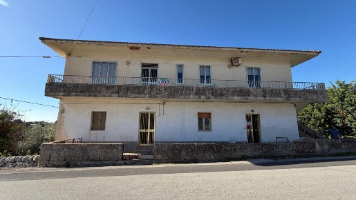 Foto Villa bifamiliare in Via Dente Crocicchia, Modica di 240 m² in vendita