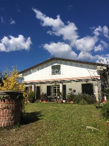 Foto Villa unifamiliare a Carrara di 200 m² con 12 locali in vendita