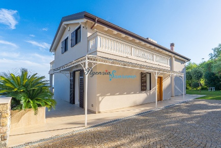 Foto Villa unifamiliare in Via Padre Semeria, Sanremo Foce - Semeria