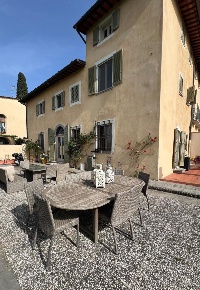 Foto Appartamento in Via di Vingone, Scandicci di 270 m² con 8 locali