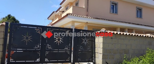 Foto Villa a schiera a Pomezia di 90 m² con 4 locali in vendita