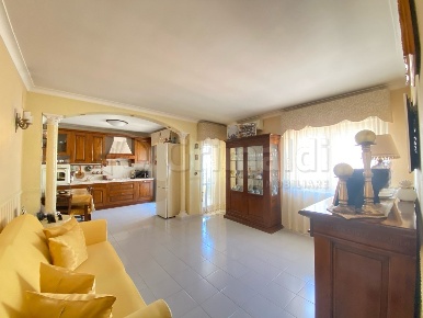 Foto Appartamento a Giugliano in Campania di 70 m² con 3 locali in vendita