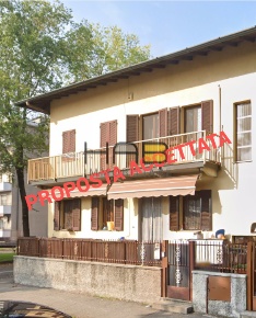 Foto Villa a schiera in VIA VARESE, Busto Arsizio di 140 m² con 5 locali