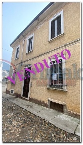 Foto Villa unifamiliare in Via del Terraggio 6, Vigevano di 330 m²