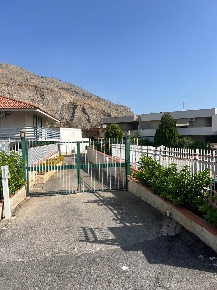 Foto Villa unifamiliare in Via Carlo Levi  11/A, Palermo di 770 m²