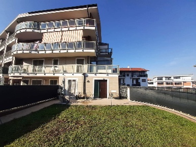 Foto Appartamento in Via Juglaris 13 A, Moncalieri di 99 m² con 4 locali