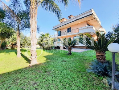 Foto Appartamento in Via staffetta 209, Giugliano in Campania di 180 m²