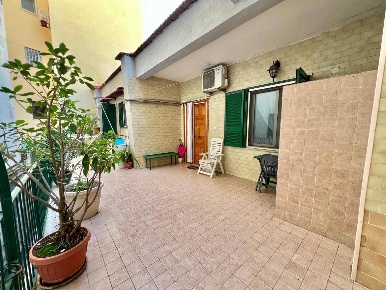Foto Appartamento in Matteotti, Pozzuoli di 120 m² con 4 locali in vendita