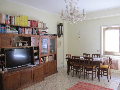 Foto Appartamento in Via Giovanni Agostino De Cosmi  29, Roma di 63 m²