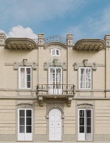 Foto Villa unifamiliare in Piazzale Dante Alighieri, Viareggio di 365 m²