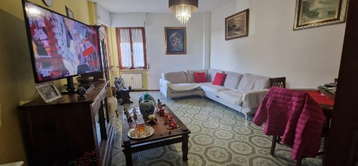 Foto Appartamento a Carrara di 100 m² con 5 locali in vendita