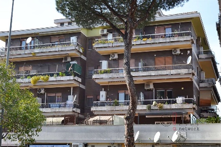 Foto Appartamento in Via Lamarmora, Pomezia in vendita
