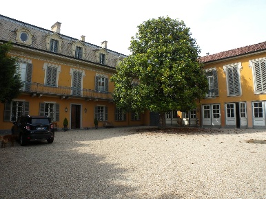 Foto Villa singola in strada Santa Brigida, Moncalieri di 1400 m²