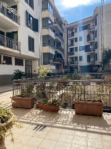 Foto Appartamento in Piazza P. Amedeo 121, Aversa in vendita