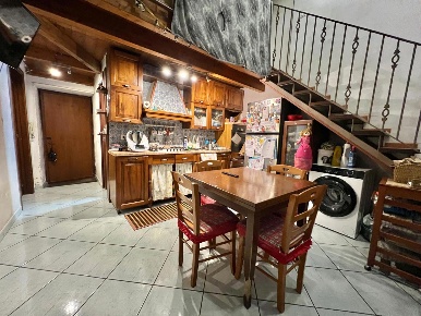 Foto Appartamento in Umberto I, Pozzuoli di 64 m² con 3 locali in vendita