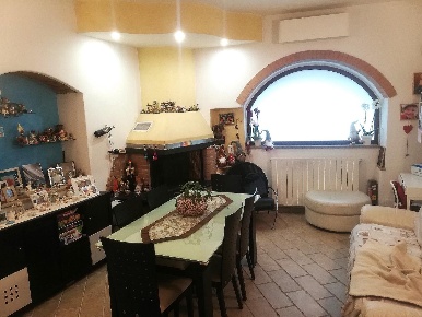 Foto Stanza a Massa in vendita