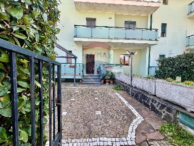 Foto Villa a schiera in Via Michele Ruta, Caserta Via Ruggiero di 281 m²