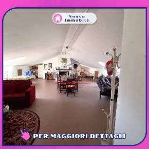 Foto Appartamento a Arezzo di 230 m² con 8 locali in vendita