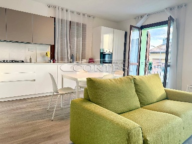 Foto Appartamento a Fano di 100 m² con 3 locali in vendita