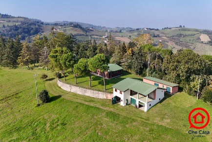 Foto Villa unifamiliare in via Castello di Carpineta, Cesena di 173 m²