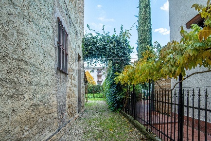 Foto Appartamento a Perugia di 100 m² con 6 locali in vendita