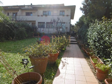 Foto Villa unifamiliare in Via dell'olivara 86, Livorno di 300 m²