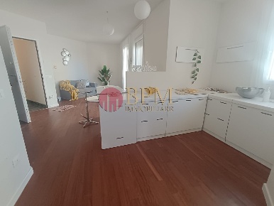 Foto Appartamento in Piazza Attias 25, Livorno di 90 m² con 3 locali