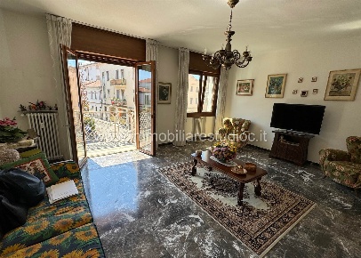 Foto Appartamento in via caneve, Venezia Mestre di 110 m² con 4 locali