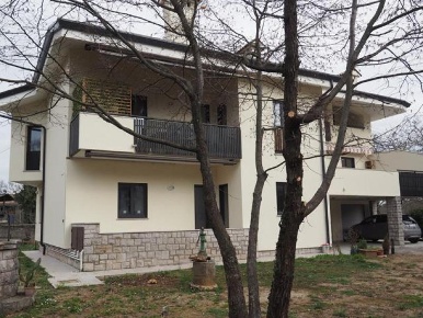 Foto Appartamento a Trieste Opicina di 97 m² con 4 locali in affitto