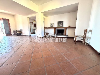 Foto Villa bifamiliare in via pratese, Pistoia Nespolo di 373 m² in vendita