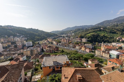 Foto Appartamento in Via Fratelli Gazzo, Genova Pedemonte di 77 m²