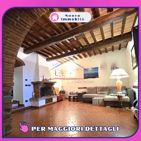 Foto Appartamento a Arezzo di 450 m² con 15 locali in vendita